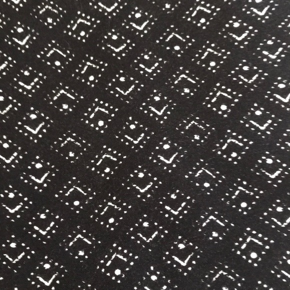 SONOMA black/white print top - Medium - Picture 2 of 6